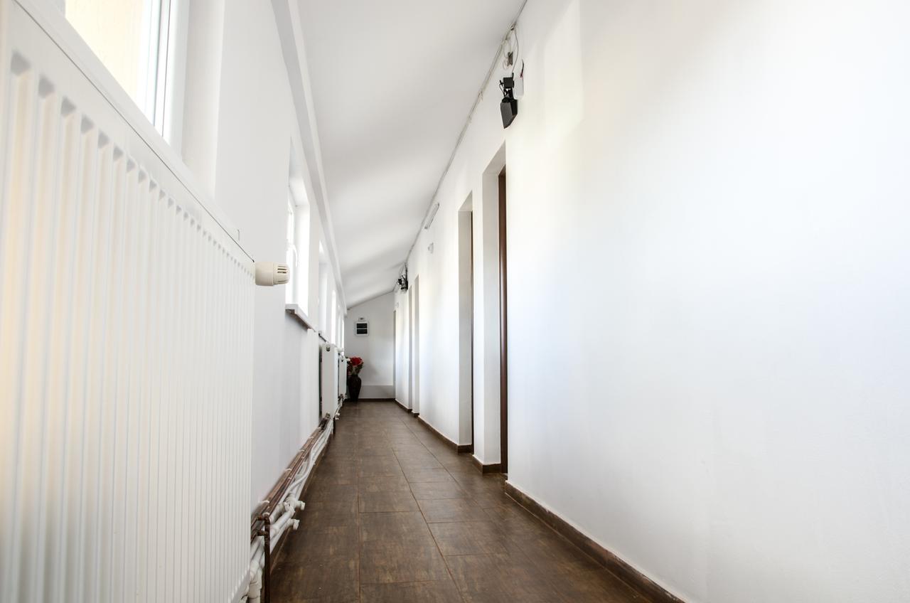 Pensiunea Georgibel Deva Bagian luar foto